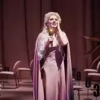 Lucie Brychtová / herečka / zpěvačka / inspicientka