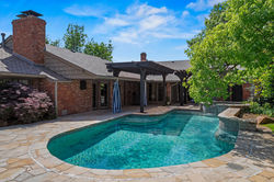 48-1603 Dorchester Dr Nichols Hills-179