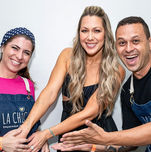 La Chica em cena no camarim com Colbie Caillat durante evento no Vibra São Paulo, experiência gastronômica no backstage