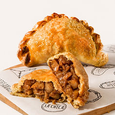 Empanada de Maçã com Especiarias | La Chica Empanadas Artesanais