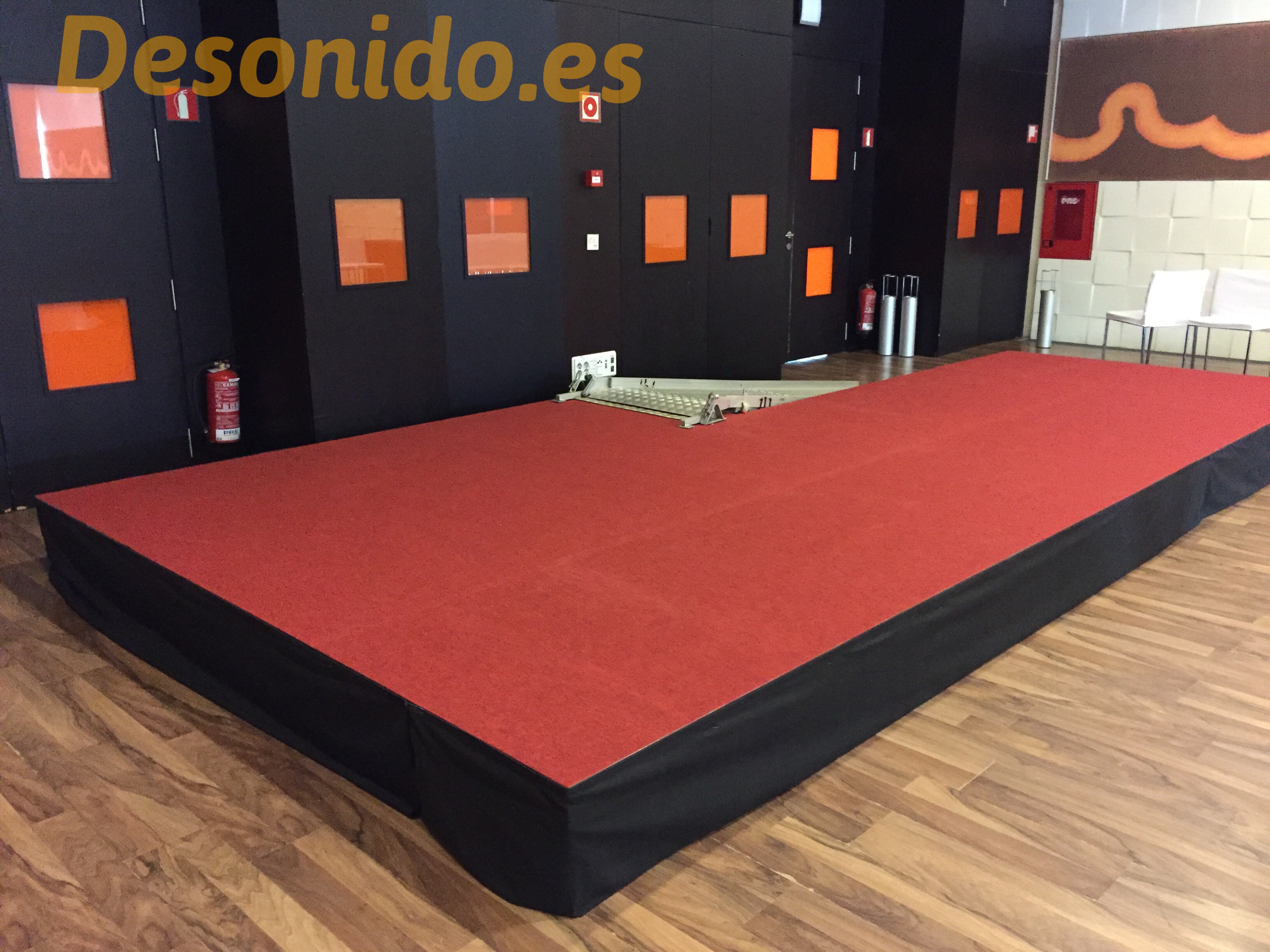 Escenario con rampa en Hotel Abades