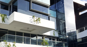 Steel structure With Glass Façade