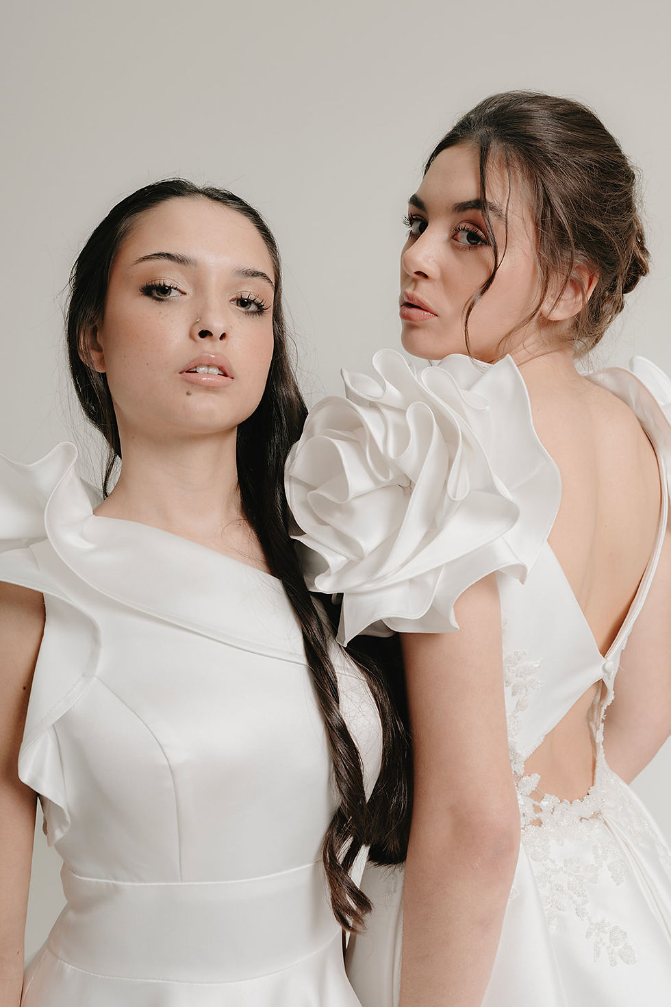 Deux mariée élégante