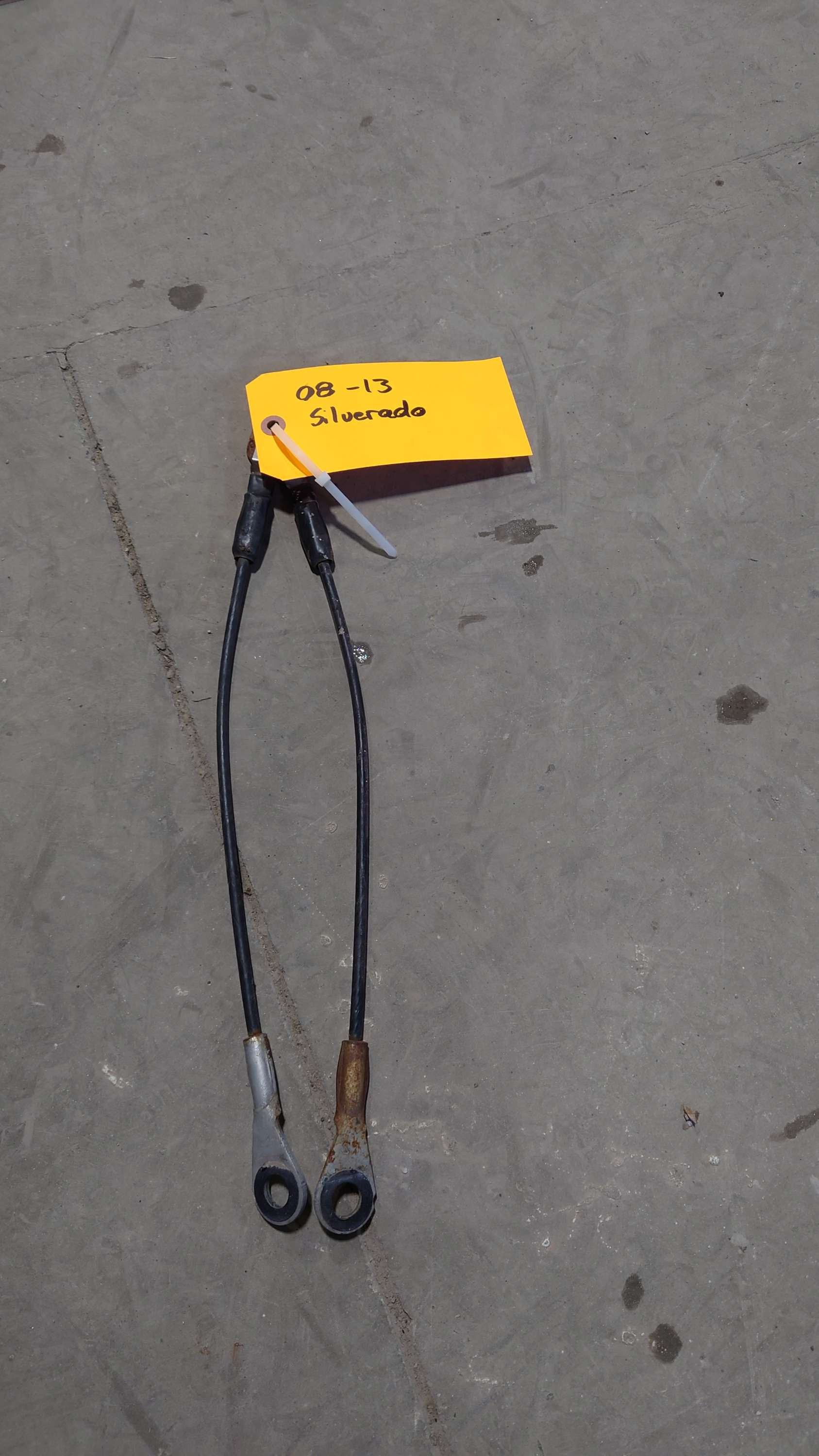 2008-2013 Chevrolet Silverado Tailgate Straps 