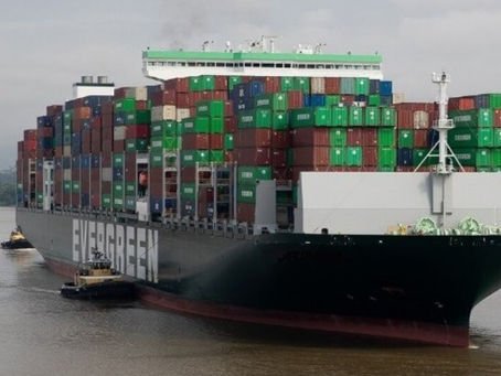Evergreen Boxship Suffers Stack Collapse off South America
