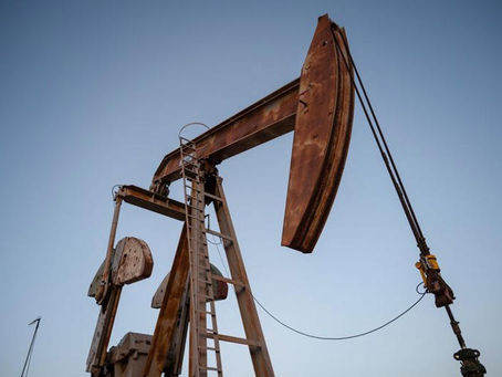 Oil slides as US pushes for Russia-Ukraine peace deal