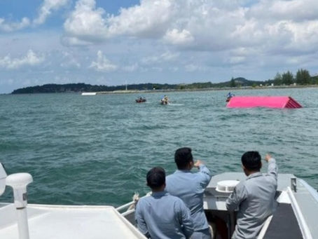 Crew Rescued After Container Feeder Sinks off Singapore