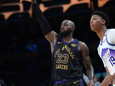 In LeBron James’ season debut, Lakers storm past Jazz