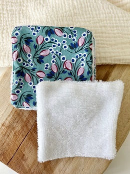 coton démaquillant en tissu bio idéal peau sensible ou bébé couleur bleu, terra di natura