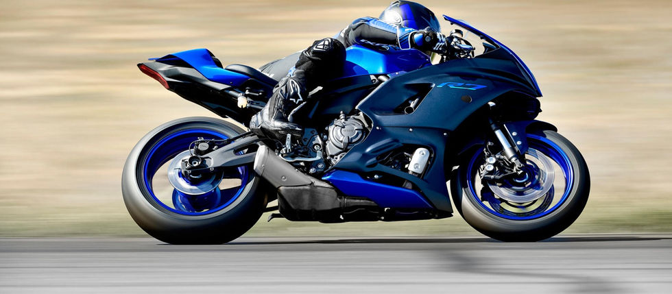 Yamaha R7 Unveiled - First Look