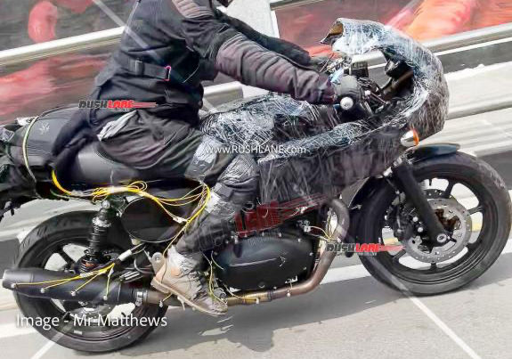 Like the supposed Himalayan 750 pictured above, there are the Continental GT 750 and the Interceptor 750 also lined up for launch soon. All these upcoming REs have dual disc setup up front. The biggest concern regarding these bikes is their weight; let's hope RE will have it figured out.