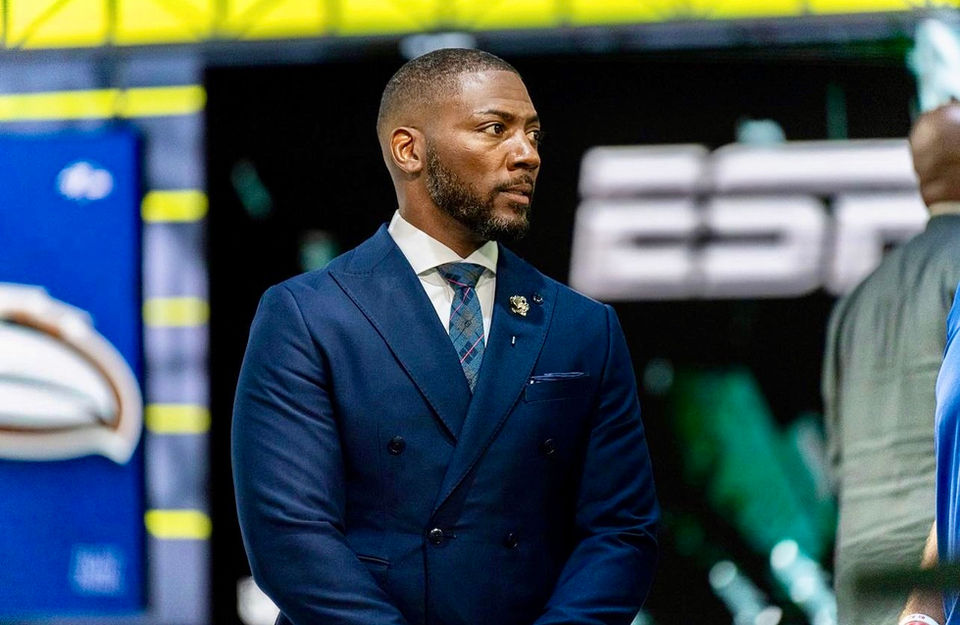 Andre Julius Custom Suits and Tuxedos provides the finest garments and the perfect fit. We served Williamsburg Virginia, Newport News Virginia, Richmond Virginia, Hampton Virginia, and the entire Hampton Roads region.