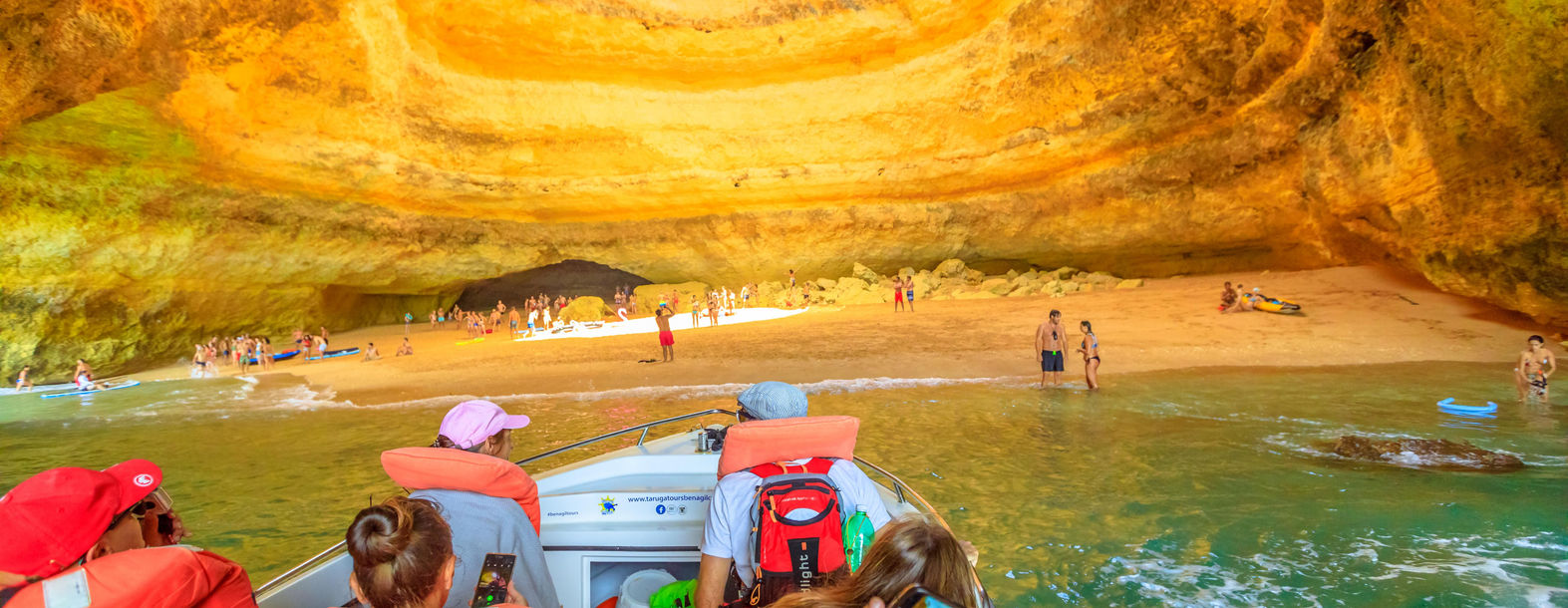 貝納吉爾海蝕洞 Benagil Sea Cave_iStock-950492468_small.jpg