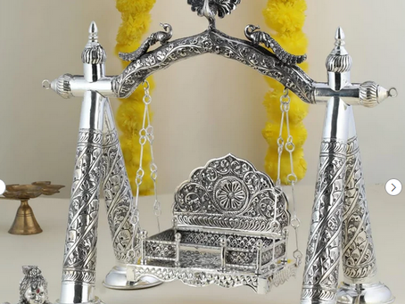 Laddu Gopal Ji Ke Liye Silver Jhula Aur Puja Accessories Guide