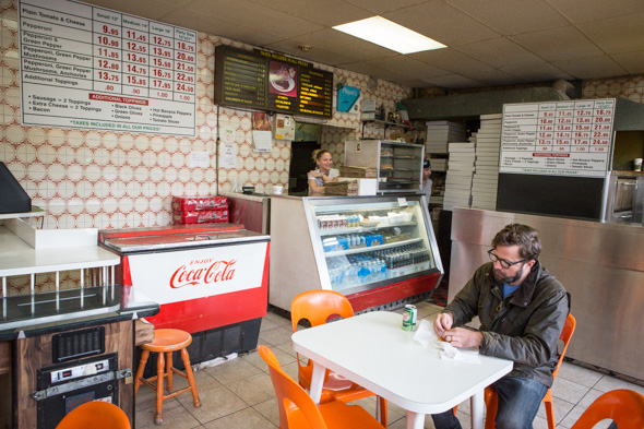 Bitondo's Pizzeria (Toronto, ON)