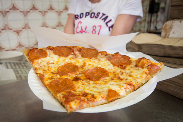Bitondo's Pizzeria (Toronto, ON)
