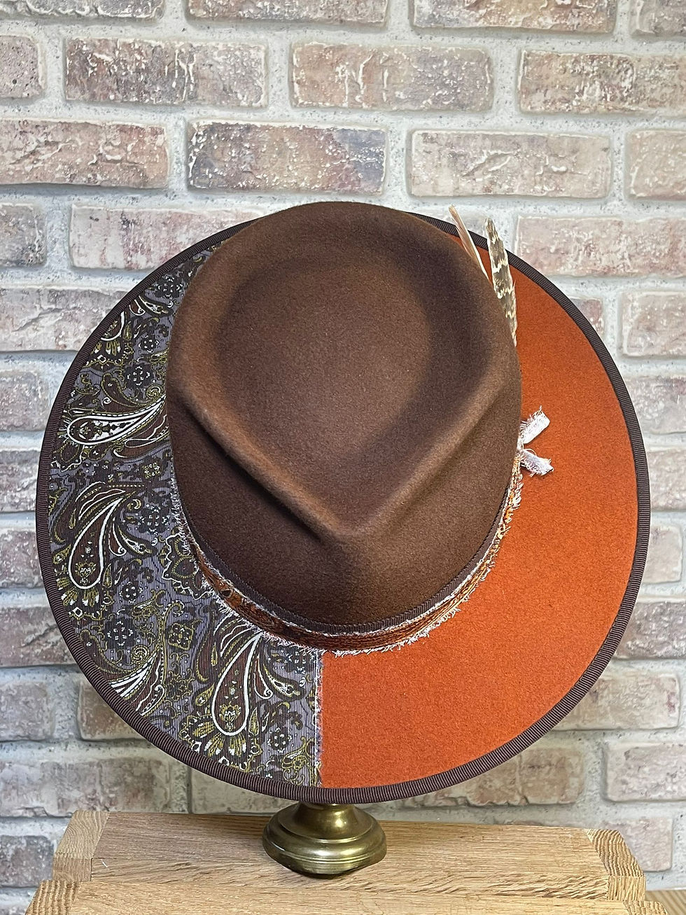 Miniature : Chapeau Bi-Color Plume