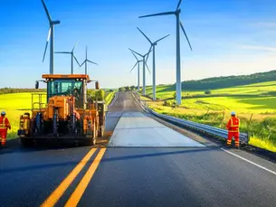 USA | These decommissioned wind turbine blades transformed into asphalt are paving the roads of tomorrow