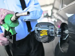 EV Sales Surge as Oil Shock Drives Shift from Petrol