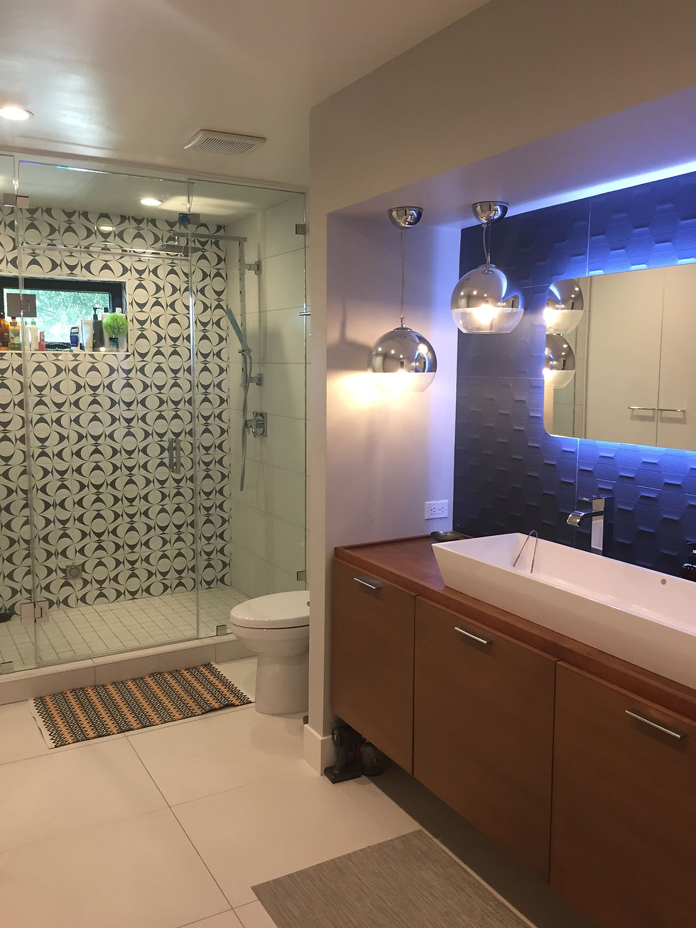 Primary Modern Bathroom