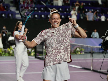 Muchova se retira de las Finales de la WTA por lesión; la reemplaza Sakkari