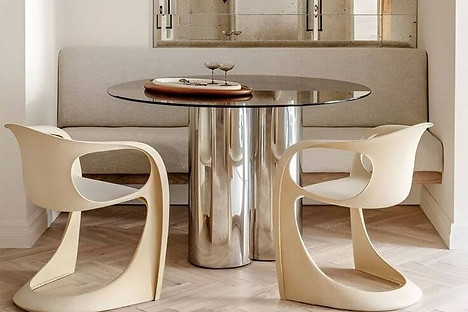 Salle à manger rétrofuturiste