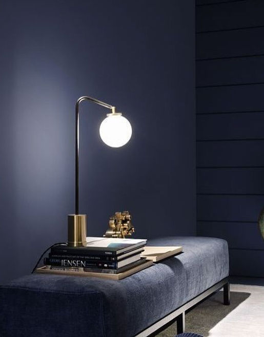 Peinture et banquette velours Futur Dusk