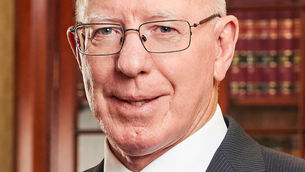 Headshot of General The Honourable David Hurley