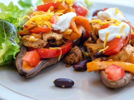 Patate douce rôtie au poulet tex-mex