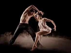 WHAT SEPARATES PROFESSIONAL DANCERS FROM STUDENTS