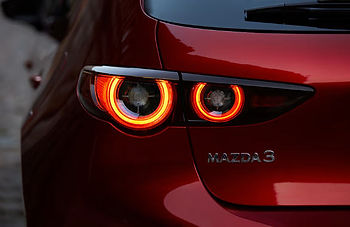 MAZDA 3 A.jpg