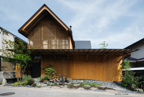 outside__Katsu Tanaka.jpg