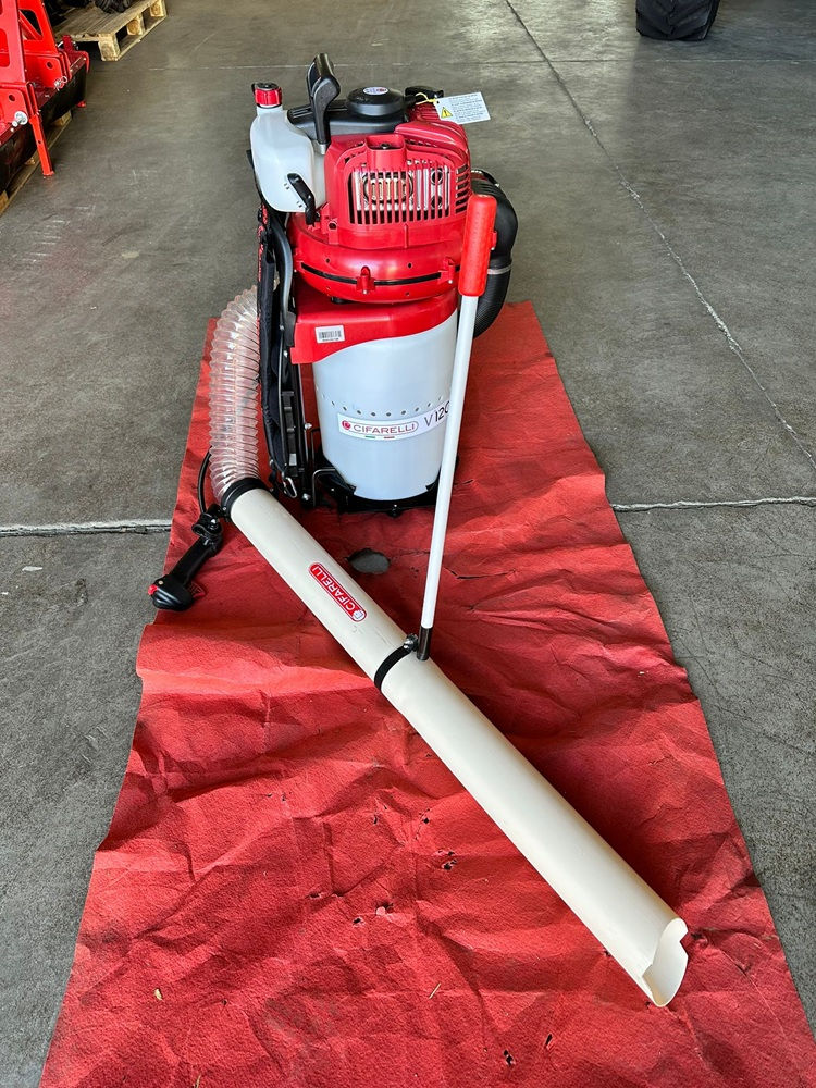 RACCOGLICASTAGNE A SPALLA CON MOTORE A SCOPPIO