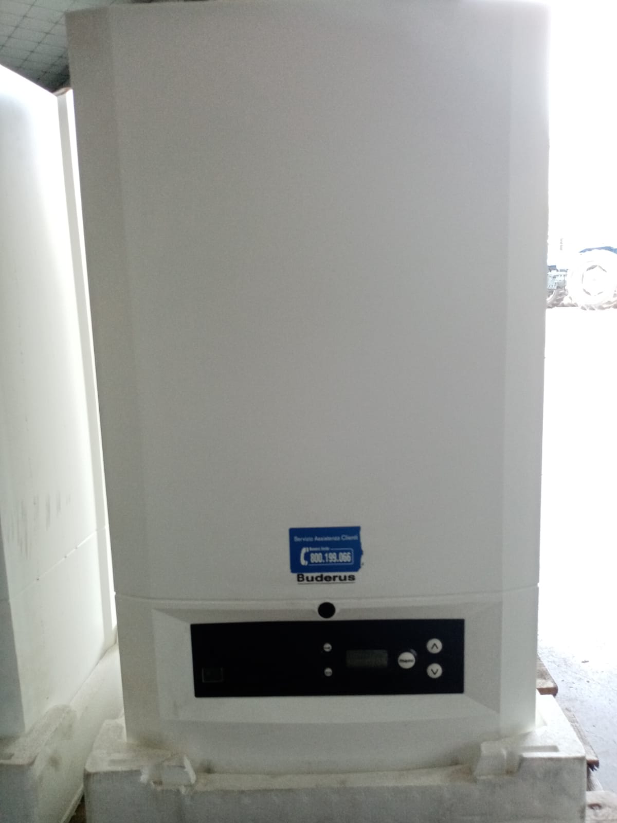 Caldaia a gas a condensazione marca Buderus