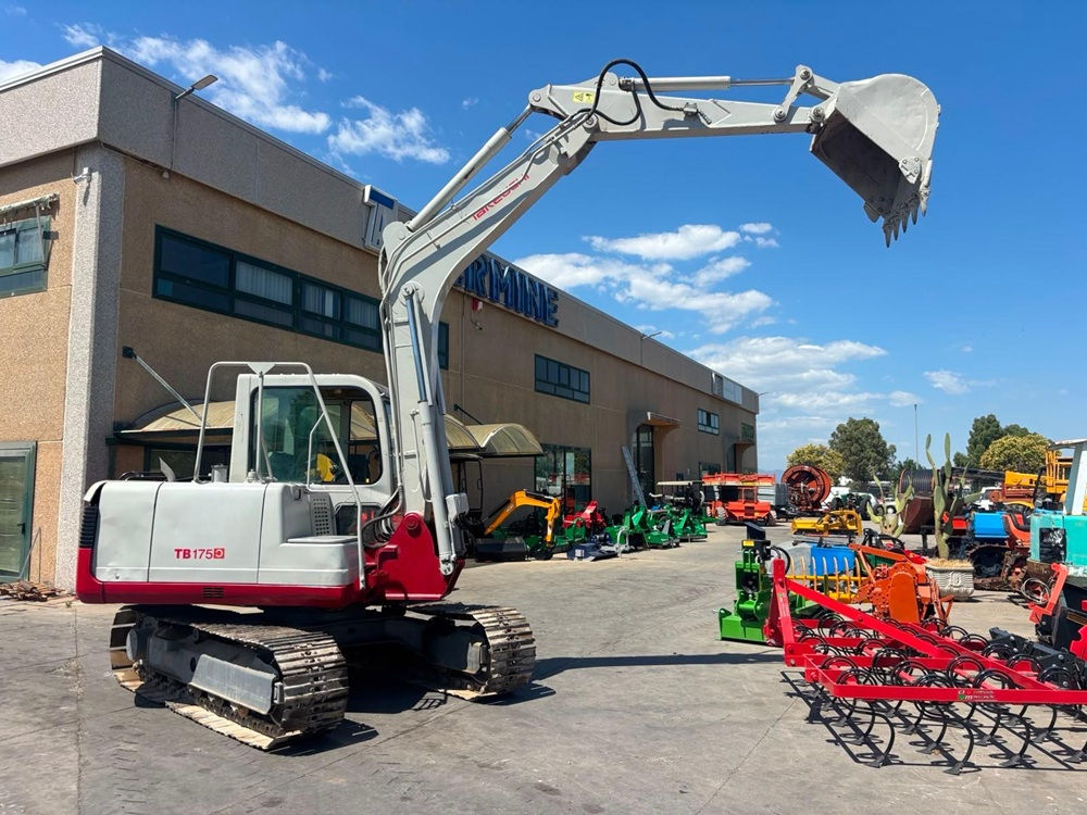 ESCAVATORE 75 Q.LI TAKEUCHI  TB 175