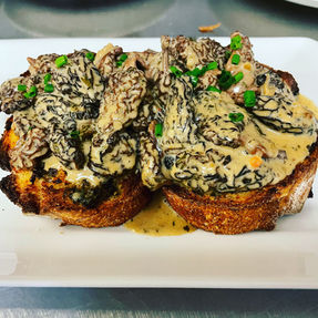 Croute aux morilles.JPG