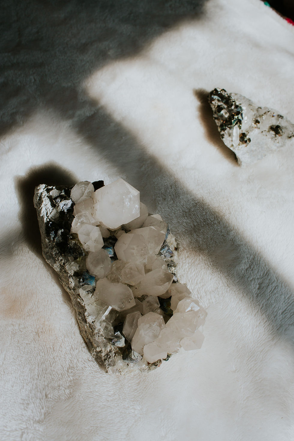 Thumbnail: Quartz with Rainbow Pyrite and Sphalerite