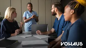 Como a comunicação estratégica pode melhorar o ambiente de trabalho no setor de saúde