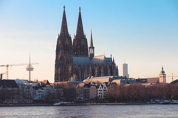 cologne-4839498_1920.jpg