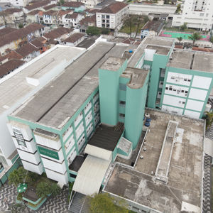 Restauração de fachadas e pintura total de Hospital