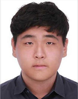 笑顔の男性
