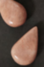 ROZE MAANSTEEN