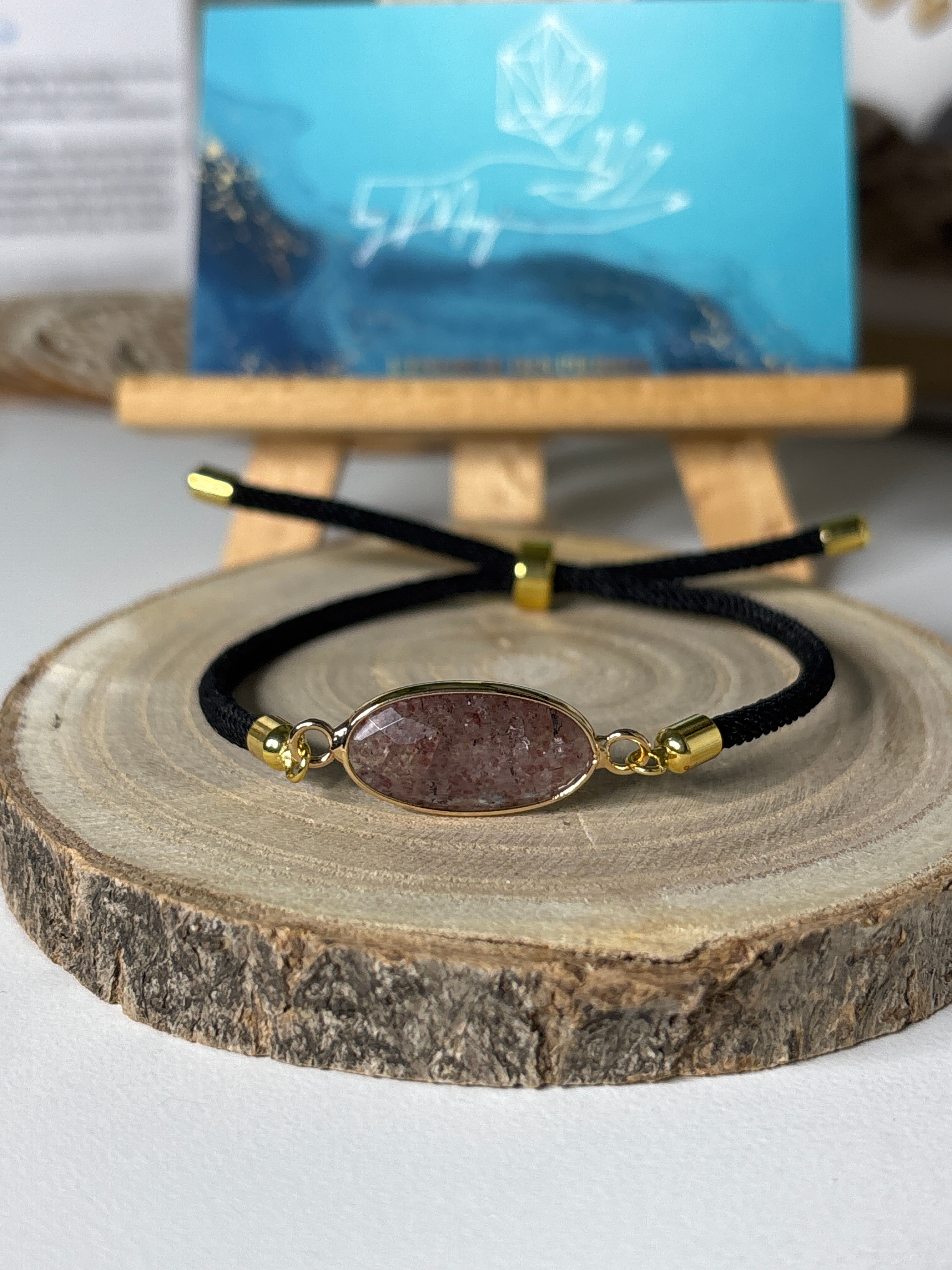 Bracelet ajustable sur cordon Quartz fraise