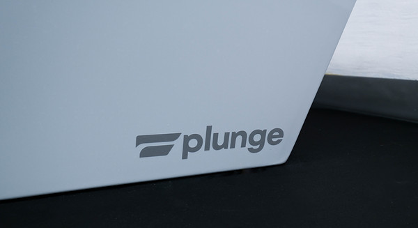 Plunge cold tub