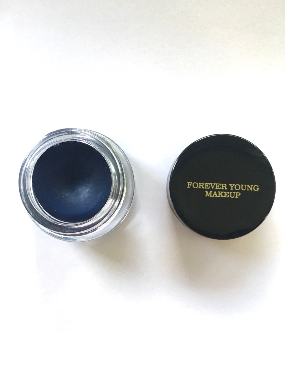 Navy gel eyeliner 