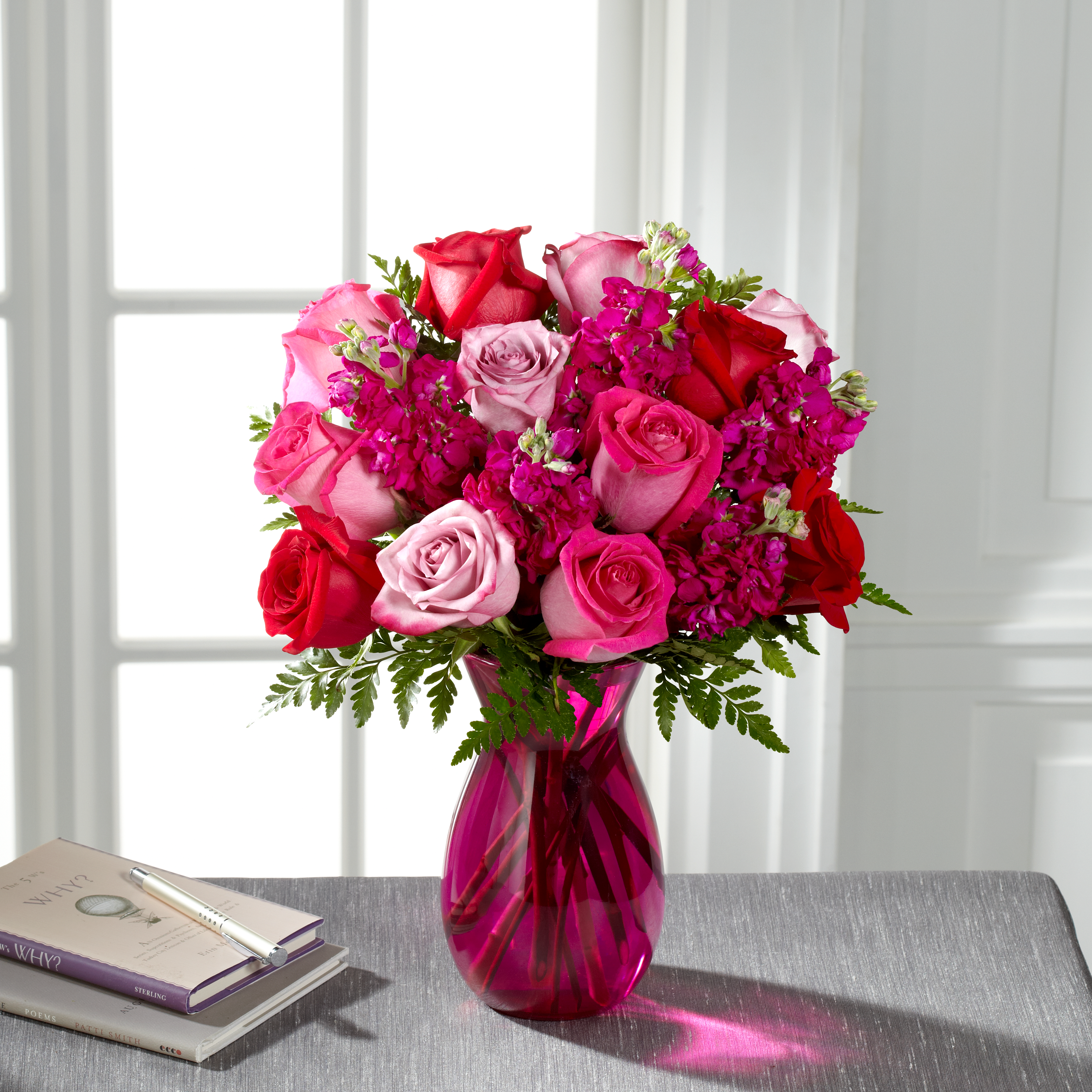 12 Roses Signature Collection