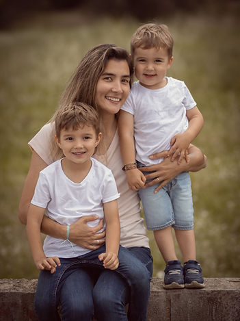fotografia mamá con sus niños