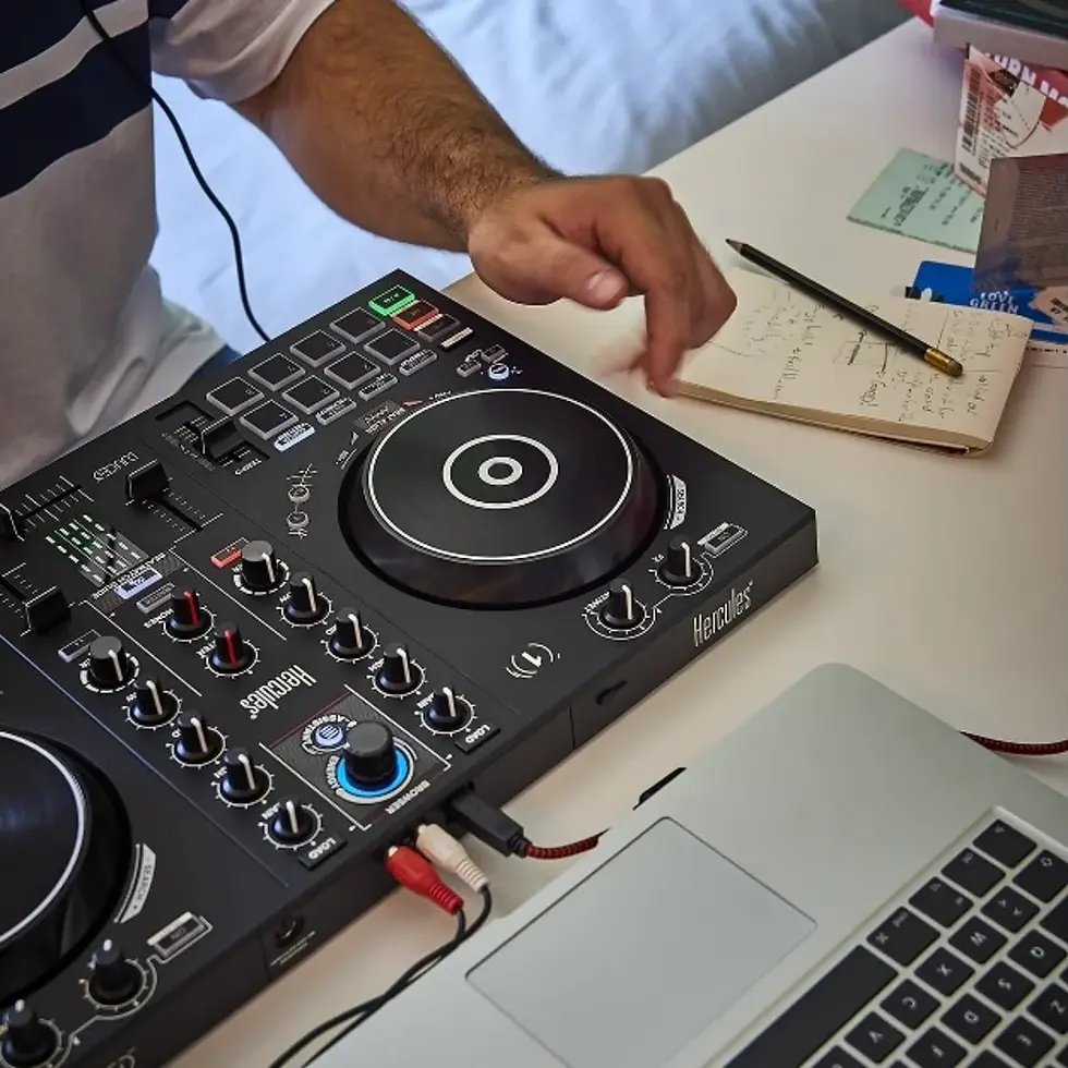 Thumbnail: Hercules Inpulse 300 Digital DJ Decks (Mobile Party and Entertainment Equipment)