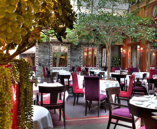 Le Saint Amour Restaurant Institution Du Vieux Quebec Le Saint Amour Restaurant Institution Du Vieux Quebec