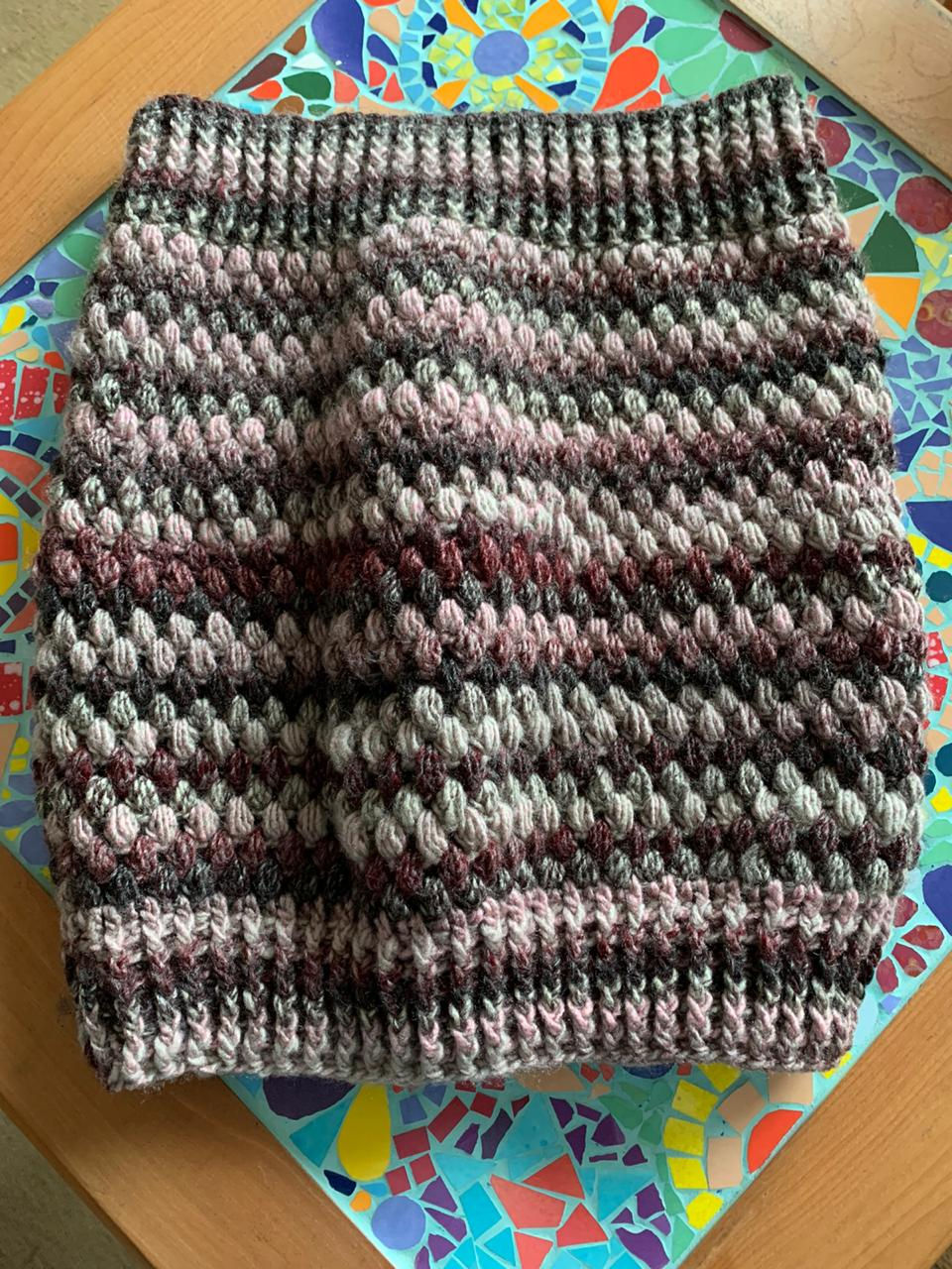 Miniatura: Cuello crochet tonos mora, estilo ñirre